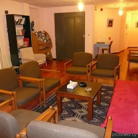 De Ξενοδοχείο 2*