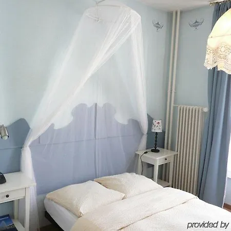 Hotel De 2*