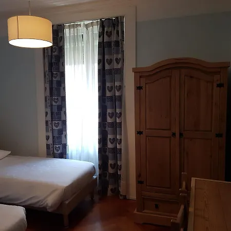 De 2* Geneva